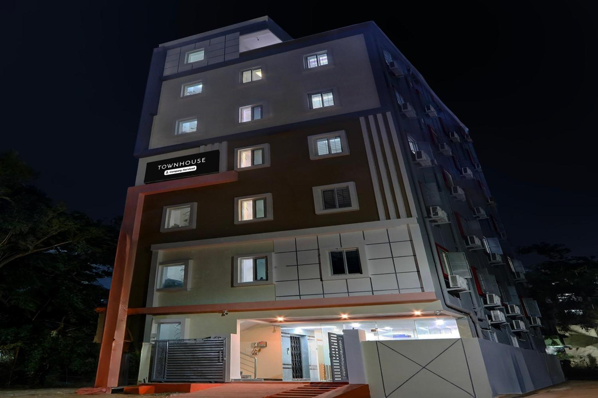 Super Townhouse Nanak Ram Guda Near Waverock Sez Haïdarabad Extérieur photo