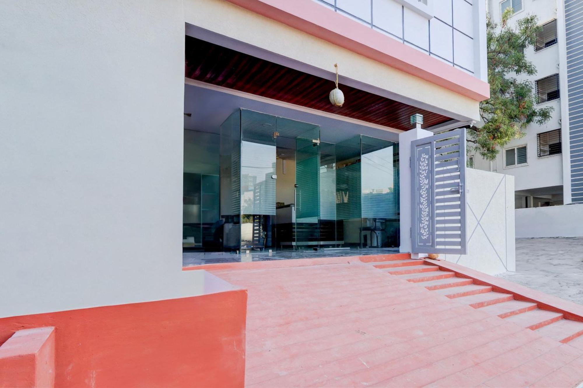 Super Townhouse Nanak Ram Guda Near Waverock Sez Haïdarabad Extérieur photo