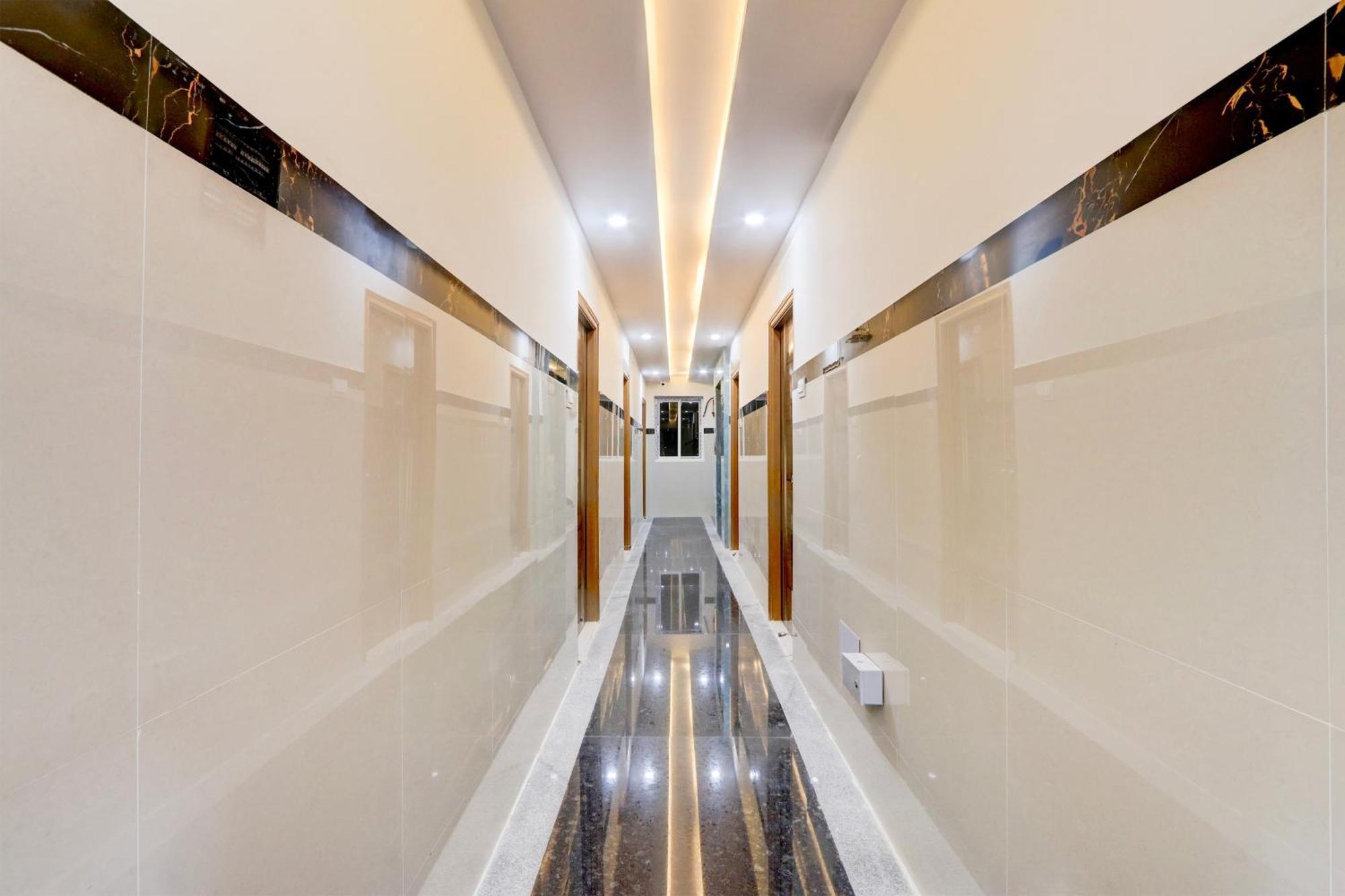 Super Townhouse Nanak Ram Guda Near Waverock Sez Haïdarabad Extérieur photo